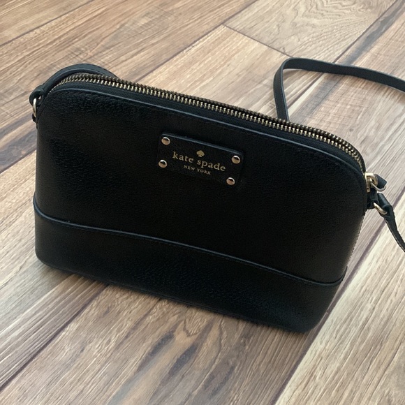 kate spade Handbags - Kate Spade Crossbody Bag